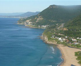 Bailey's Sydney - Tours For People Who Don't Like Tours - Holiday Adelaide 0