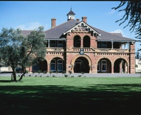 Yanco Agricultural High School - Holiday Adelaide 0