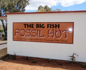 Big Fish Fossil Hut At Peak Hill - Holiday Adelaide 0