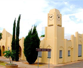 Moree Heritage And Art Deco Guided Walk - Holiday Adelaide 1
