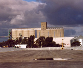 Co-operative Bulk Handling (CBH) Wheat Storage And Transfer Depot - Holiday Adelaide 1