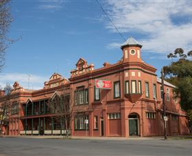 Culcairn Hotel - Holiday Adelaide 0