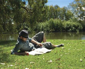 Albury - Murray River Precinct - Holiday Adelaide 1