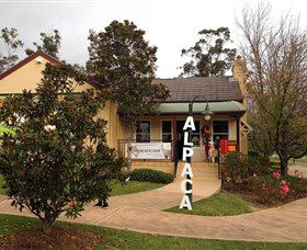 Australian Alpaca Barn - Hunter Valley Gardens - Holiday Adelaide 0