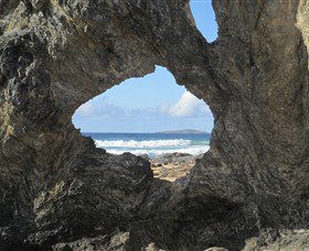 Glasshouse Rocks And Pillow Lava - Holiday Adelaide 0