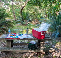 Broadwater Beach picnic area - Holiday Adelaide