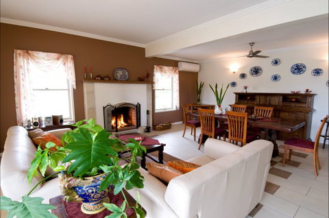 Villa Cavour Bed And Breakfast - Holiday Adelaide 2