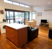 Karrak Reach Forest Retreat - Holiday Adelaide