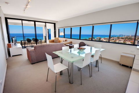 Ultra Broadbeach - Holiday Adelaide 12