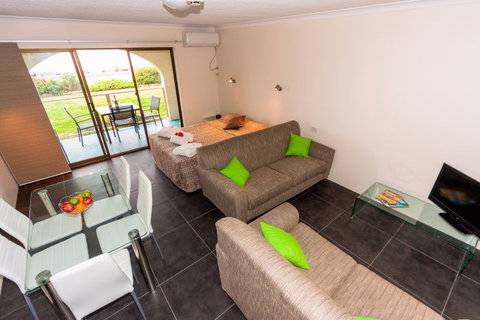 Edgewater Gardens - Holiday Adelaide 0