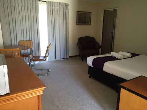 Balranald Motor Inn  - Holiday Adelaide 6