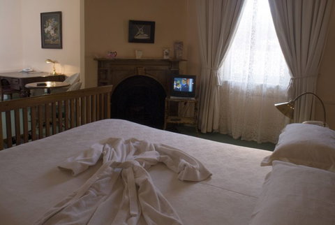 Imperial Fine Accommodation - Holiday Adelaide 0