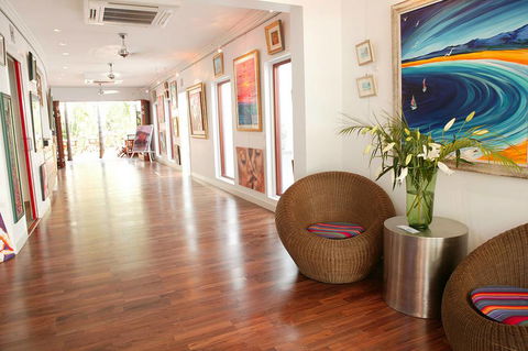 Barefoot Art Food Wine - Holiday Adelaide 0