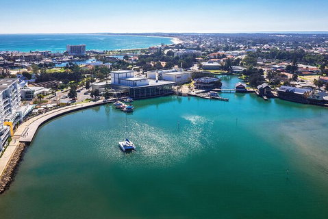 Mandurah Dolphin And Scenic Marine Cruise - Holiday Adelaide 3