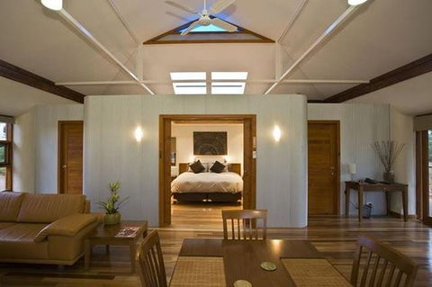 Lake Eyre And Flinders Ranges 4 Day Small Group 4WD Eco Safari - Holiday Adelaide 0