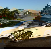 Limo from Airlie Beach to Proserpine airport - Holiday Adelaide