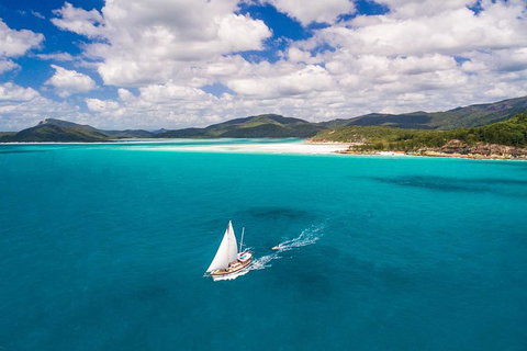 2-Day Whitsundays Sailing Adventure: Summertime - Holiday Adelaide 0