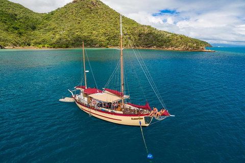 2-Day Whitsundays Sailing Adventure: Summertime - Holiday Adelaide 2