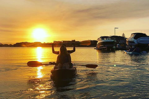 Surfers Paradise Sunset Kayak Tour - Holiday Adelaide 5