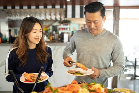 Dinner Buffet Cruise On The Gold Coast - Holiday Adelaide 3