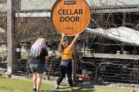 Sirromet Winery All Inclusive Lunch @ Lurleens, Tour, Tastings And Transfers - Holiday Adelaide 1