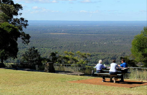 Hawkesbury Lookout - Holiday Adelaide 0