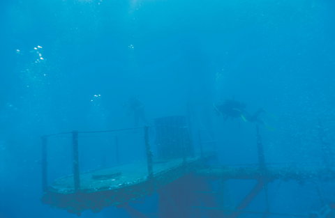 HMAS Perth - Holiday Adelaide 0