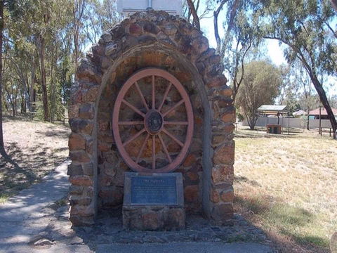 Jindera Pioneer Cairn - Holiday Adelaide 0