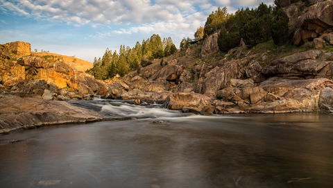 Adelong Falls Walk - Holiday Adelaide 0