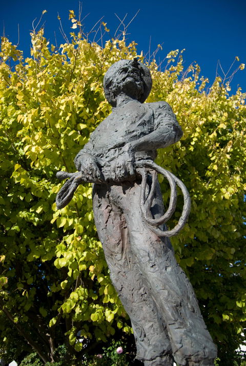 Alexander Cameron Statue - Holiday Adelaide 1
