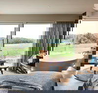 Lon Spa - Holiday Adelaide