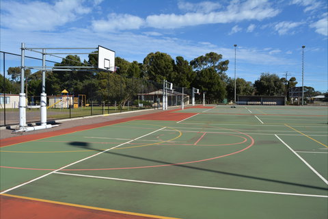 Cleve Sporting Facilities - Holiday Adelaide 0