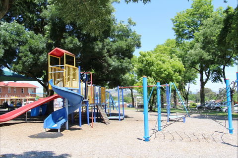 Tallangatta Triangles Park - Holiday Adelaide 1