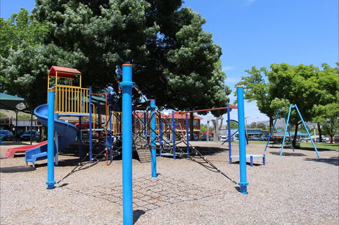 Tallangatta Triangles Park - Holiday Adelaide 2