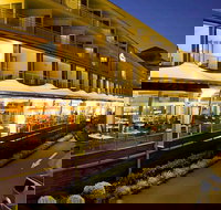 The Pier Cairns - Holiday Adelaide