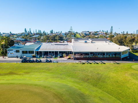Yamba Golf And Country Club - Holiday Adelaide 0