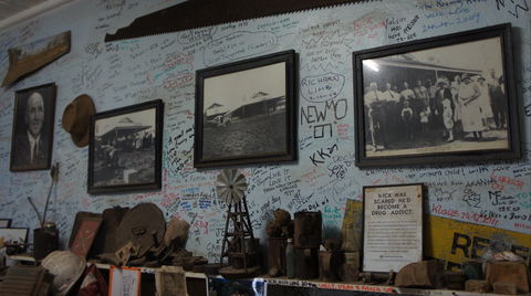 Barrow Creek Hotel - Holiday Adelaide 2