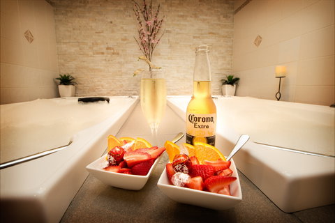 Aqua Vitae Day Spa - Holiday Adelaide 0