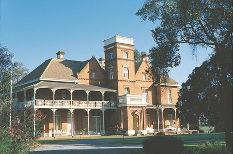 Guildford - Holiday Adelaide 1