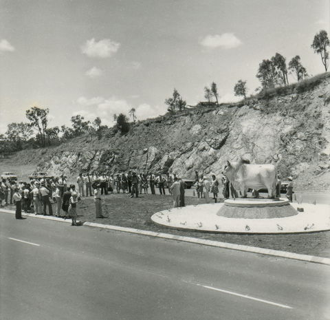Rockhampton Bull Statues - Holiday Adelaide 0