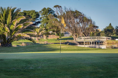 South Lakes Golf Club - Holiday Adelaide 0