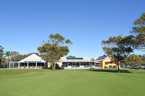 Hawks Nest Golf Club - Holiday Adelaide 0