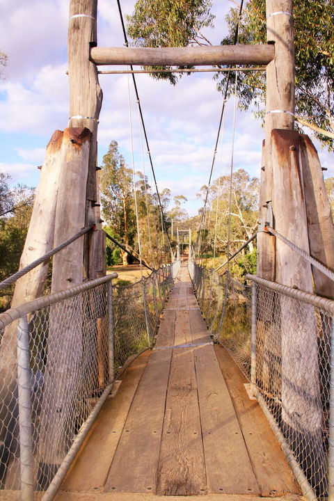 Avon River Walk Trail And Janet Millet Lane - Holiday Adelaide 1