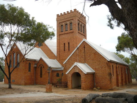 Avon River Walk Trail And Janet Millet Lane - Holiday Adelaide 2