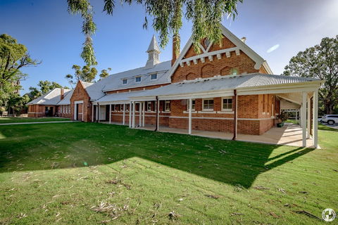 Hidden Gems - York Walk Trail - Holiday Adelaide 0