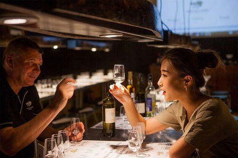 Hunter Valley Wine Theatre - Holiday Adelaide 1