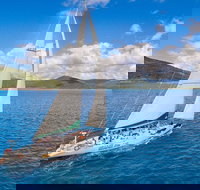 2-Night Whitsundays Sailing Cruise incl. Whitehaven Beach  Great Barrier Reef