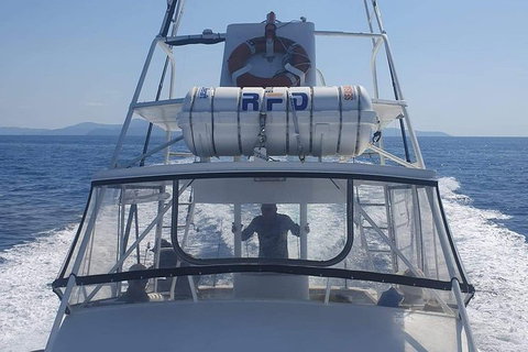 Full Day Whitsunday Reef Fishing Charter Boat - Holiday Adelaide 3