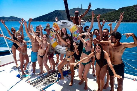 2Day 2Night Sail, Snorkel & SUP Adventure Whitsundays Double - Holiday Adelaide 3