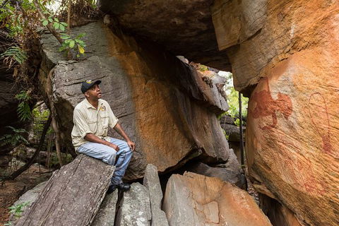 Half Day Aboriginal Rock Art Experience In Queensland - Holiday Adelaide 7